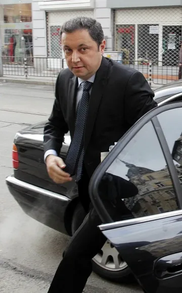 Яне: Буламач от персони при президента