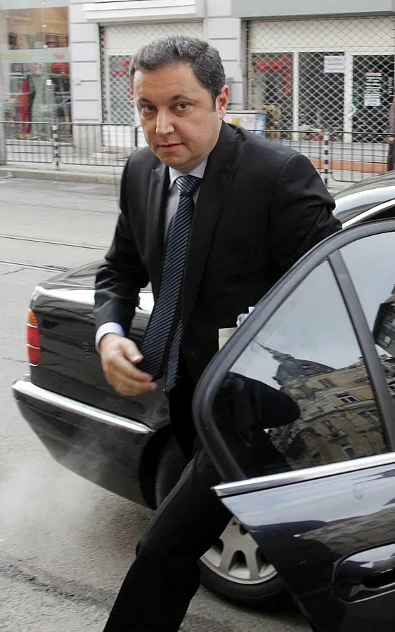 Яне: Буламач от персони при президента