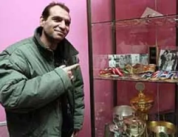 Спряха парите на велик български спортист