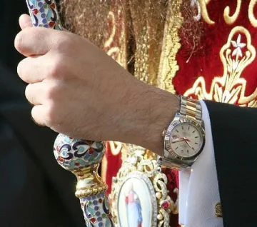 Дядо Николай плаща тока с Ролекса