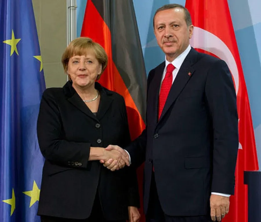 Меркел иска преговорите с Турция за ЕС да продължат