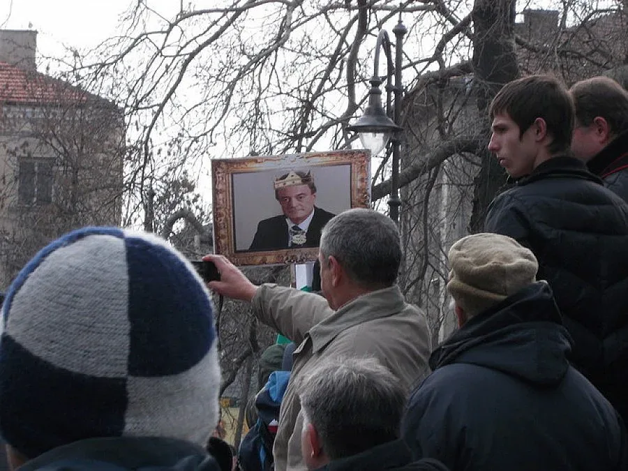 Протест с молебен за спасението на Пламен