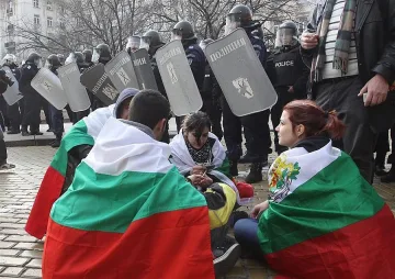 200 поддържат огъня на протеста в София