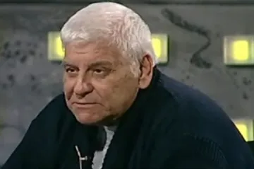 Малкият Дянков чупил чинии, вместо да ги мие