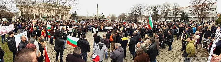 Деца нахъсват недоволните