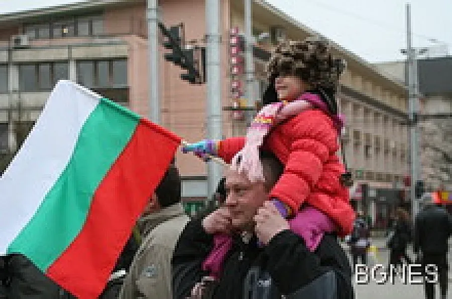 Хиляди блокират пътя към Хасково