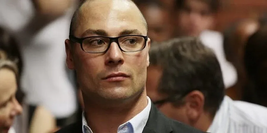 И братът на Писториус обвинен в убийство