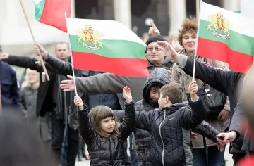 300 протестират във Варна