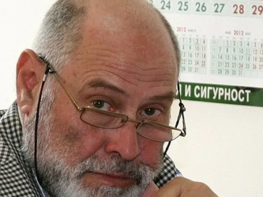 Пекат младоженците на вечния огън