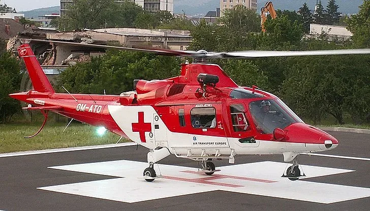 Голяма тревога. Пратиха медицинския хеликоптер за детето от катастрофата с Анелия