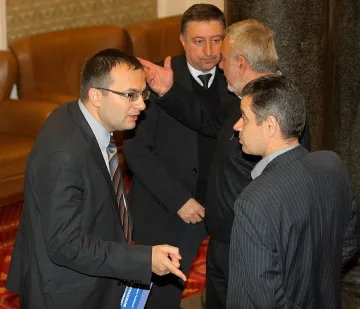 Депутатите избират конституционен съдия