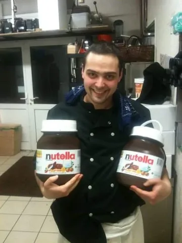 Петър - майсторът сладкар на Дижон   