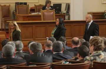 Попълват Конституционния съд, зарязват Южен поток