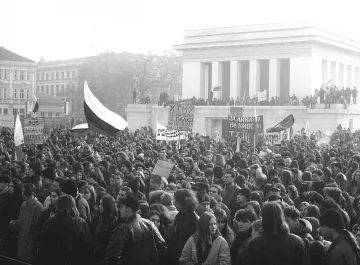 Трите гилотини на улицата 