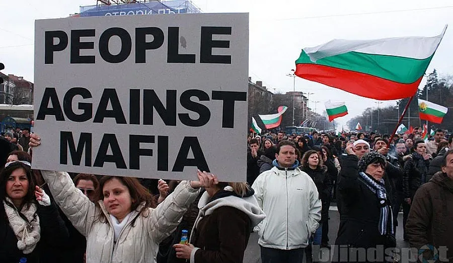 Германия: Протестите свалиха правителството