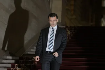 Финансов кадрил с Дянков