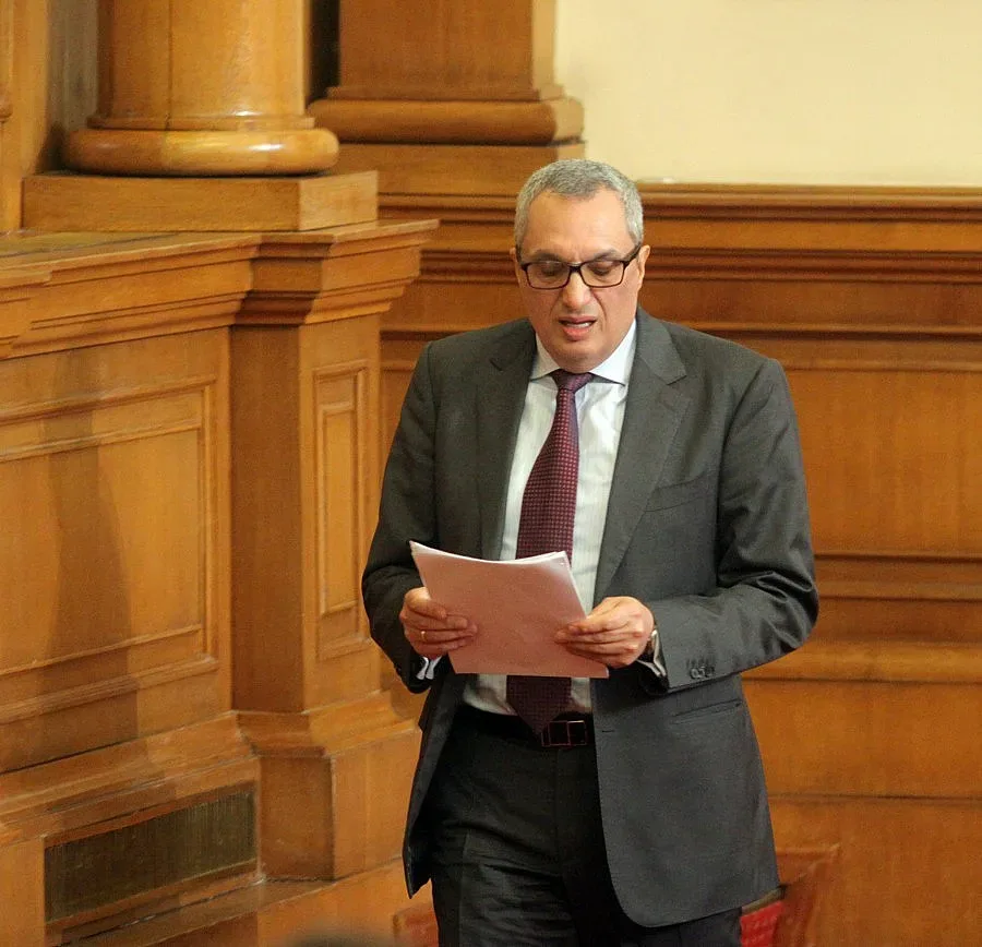 Костов: Борисов дезертира от отговорност