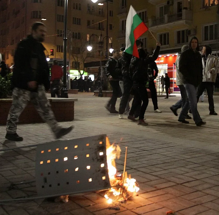 Мъж се подпали пред общината във Варна
