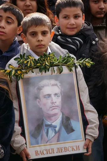 Вадят безценни чествания в памет на Апостола