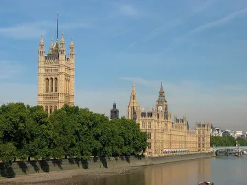 Българите 9 пъти по-богати в Англия