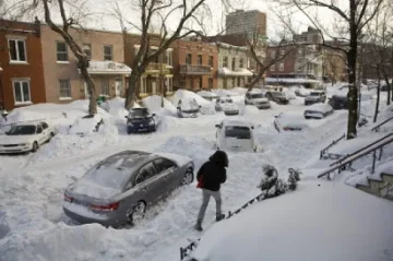 Снежна буря остави хиляди канадци без ток