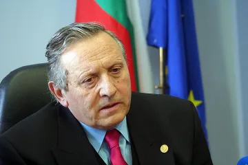 И Гюров напусна научния фонд