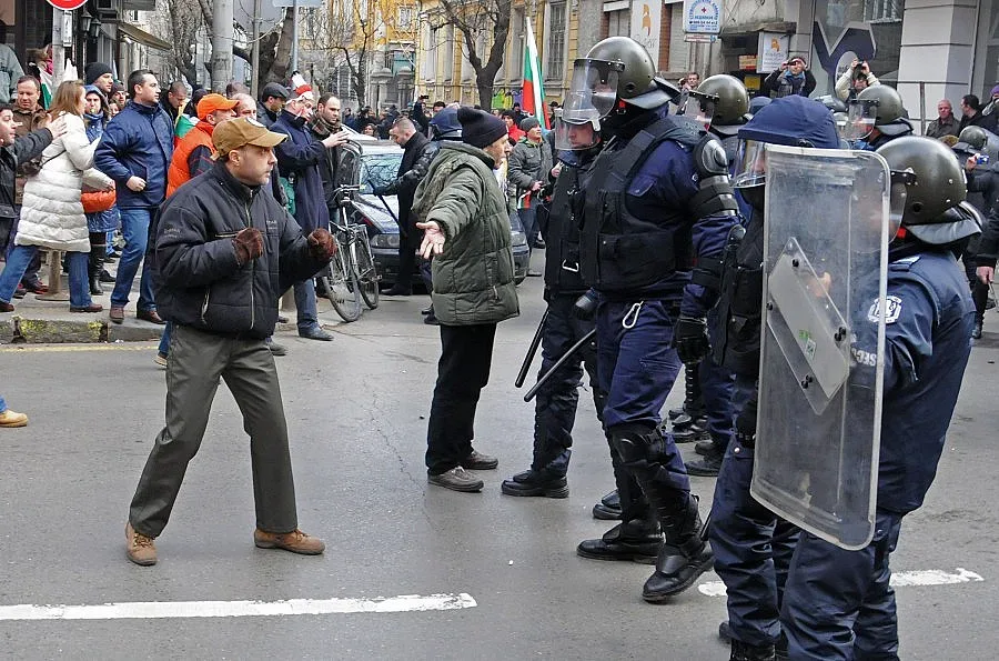 Полицейски сблъсъци на протестите в София