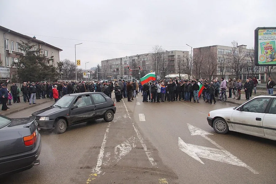 Шествие блокира пътя към София