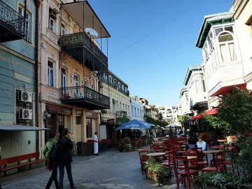 Кмет зарадва абитуриенти с разходка в Гърция