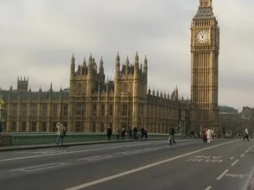 Късаме нервите на властта в Лондон