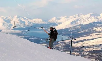 10 ранени при падане на лифт в Шотландия