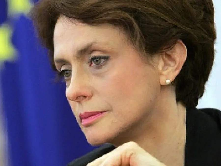 Още един депутат потърси Надежда