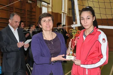 Шампиони по волейбол ще стават химици