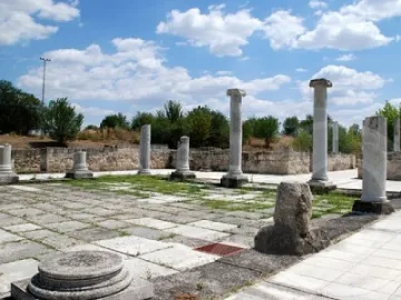Разград кани туристи в римска шатра