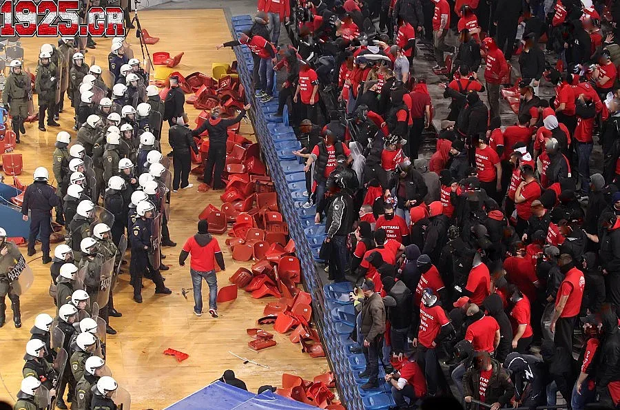 Кръв оплиска баскетболни финали