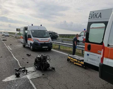 Страшно меле на пътя у нас! Един е загинал, 8 са ранени (ДОПЪЛНЕНА)