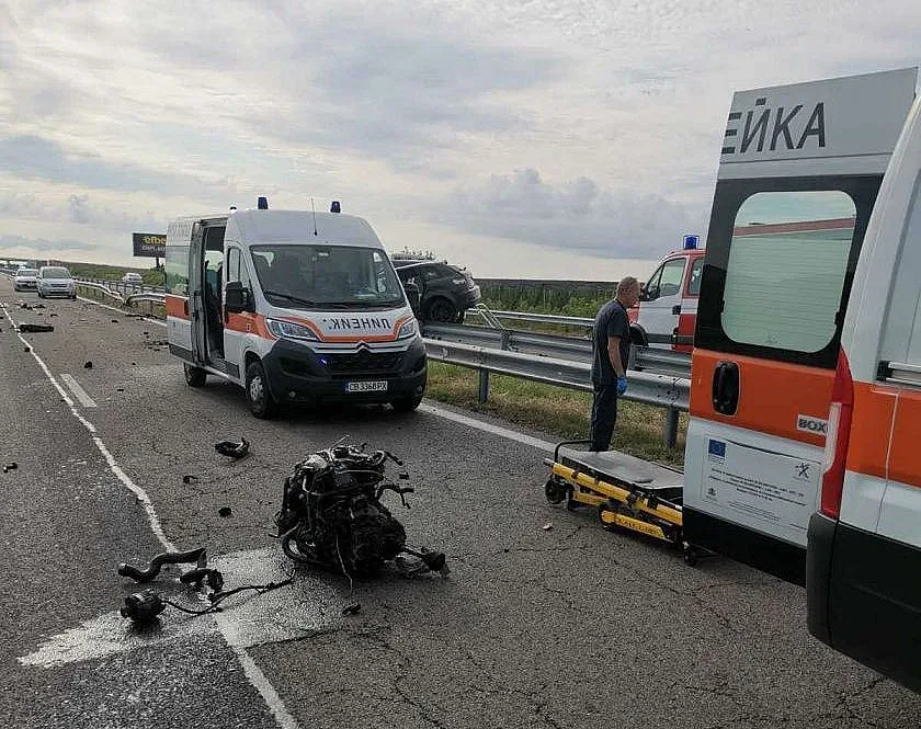 Страшно меле на пътя у нас! Един е загинал, 8 са ранени (ДОПЪЛНЕНА)