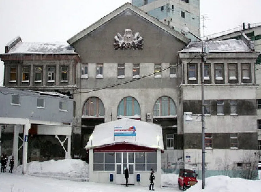 Експлозия в руска мина затрупа 18 души