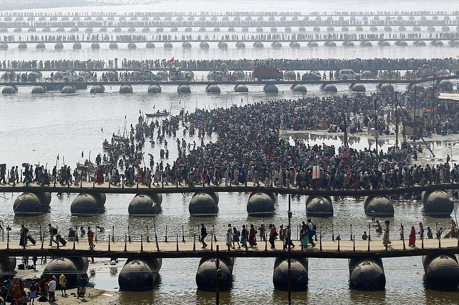 Десетки гинат премачкани на индуски празник