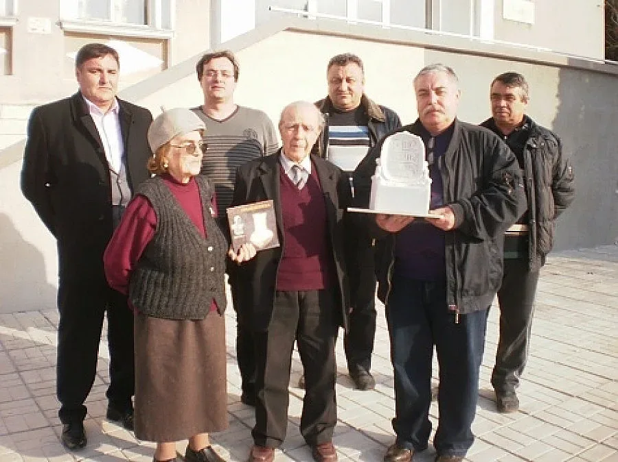 Криводол посреща с хляб и сол сондите