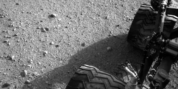 Марсоходът проби скала на Червената планета