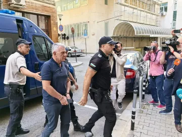 Паскал на разпит. Първи СНИМКИ