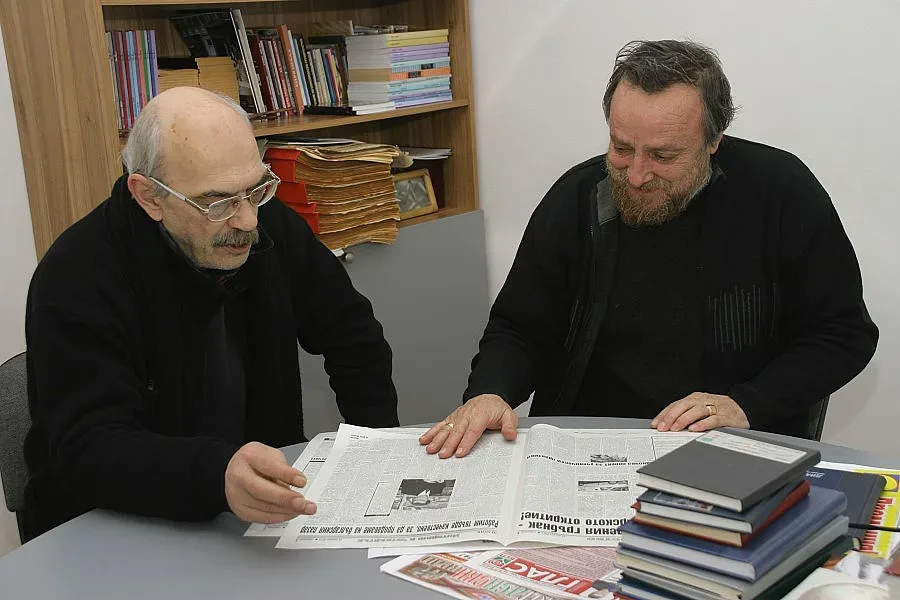 Графомани - титани, по течението на Тунджа