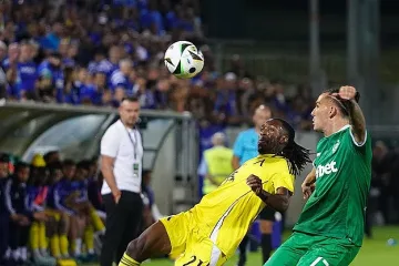 Късметът кацна при Орлите, пречупи победната серия на "сините"