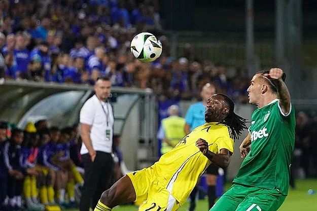 Късметът кацна при Орлите, пречупи победната серия на "сините"