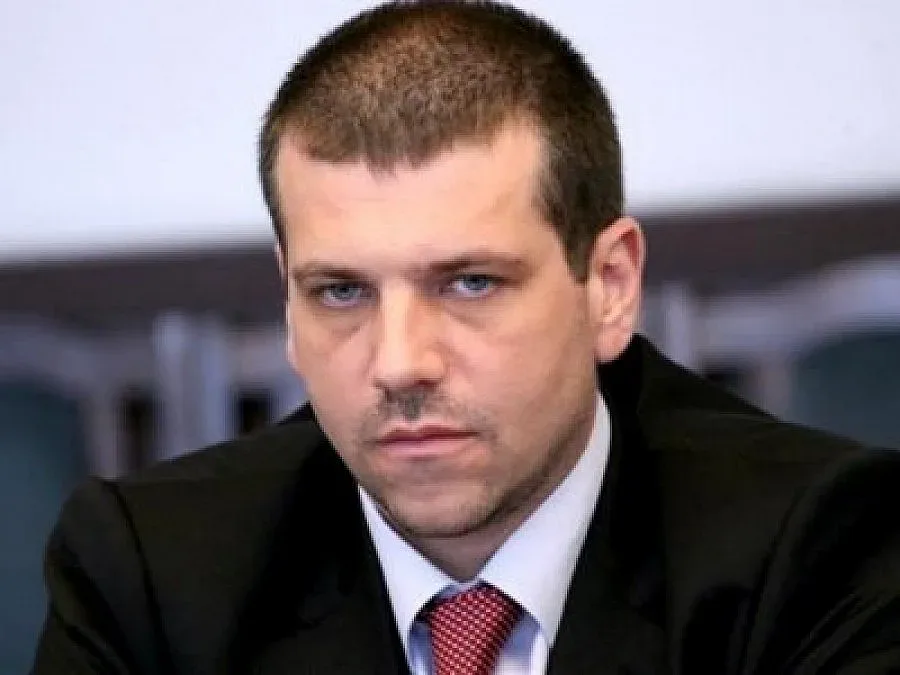 Печати от Бейрут върху документите на атентаторите