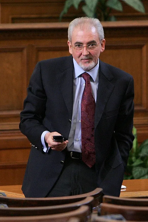 Местан с четирима заместници