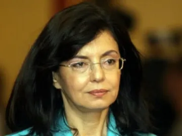 Кунева иска референдум за Велико народно събрание