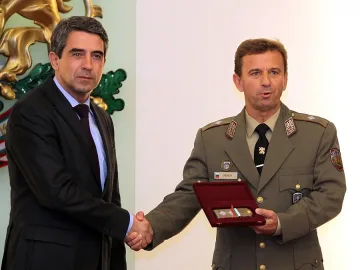 Плевнелиев: Да не политизираме атентата