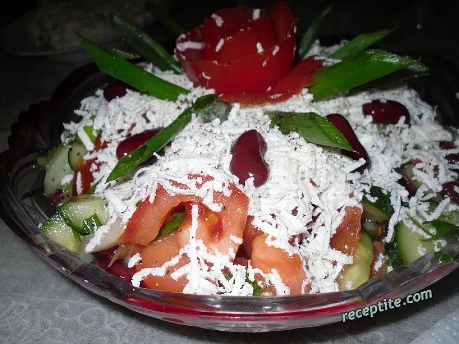 Македония и България делят шопската салата